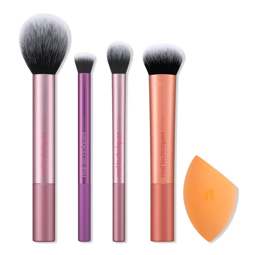 An everyday makeup kit with room to breathe